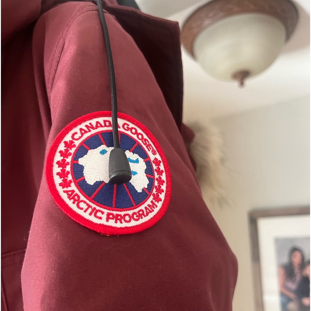 Beautiful new condition Canada Goose worn twice